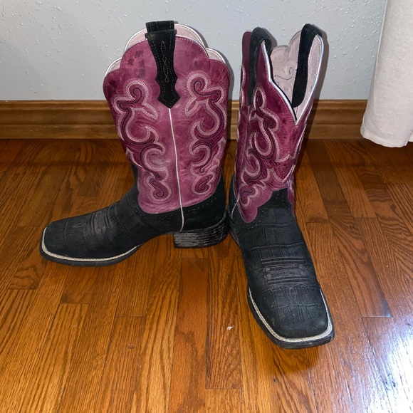 ARIAT cowgirl boots, 7.5, like new - Picture 2 of 5
